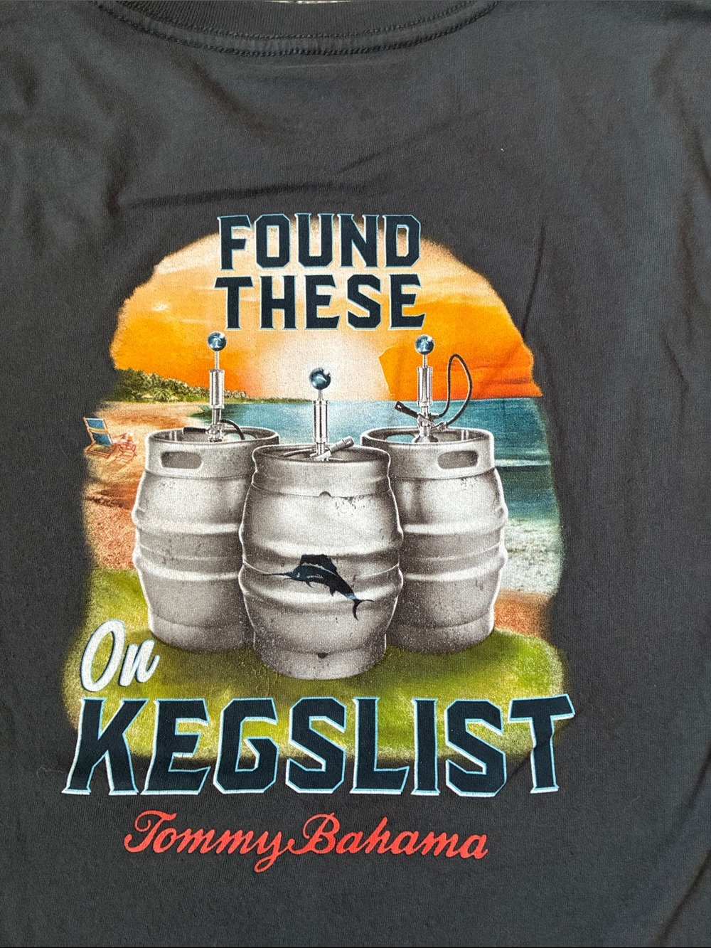 Tommy Bahama Black Mens XXL Short-Sleeve Tee with Sunset Keg Graphic